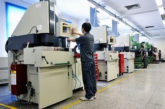 火花機